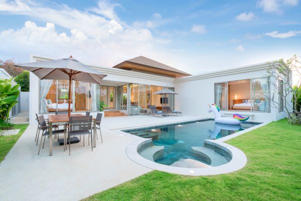 Pool Deck Pouring in Huntington Beach
