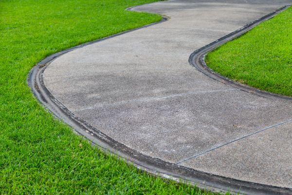 Concrete Sidewalk Construction in Huntington Beach