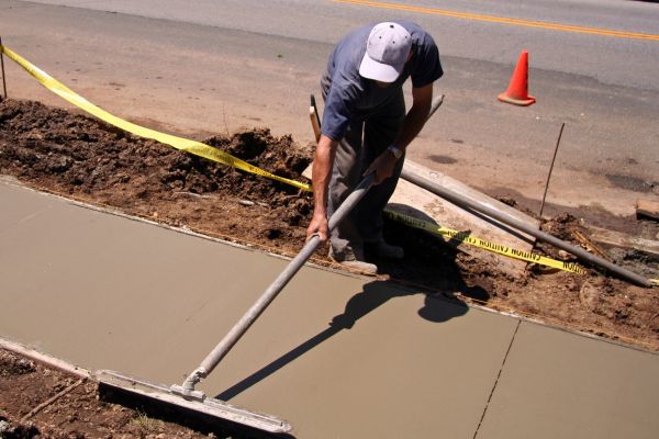 Cost of Sidewalk Building in Huntington Beach