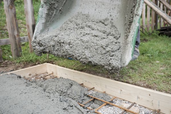 Yard Concrete Pouring in Huntington Beach