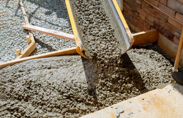 Cement Walkway Pouring in Huntington Beach