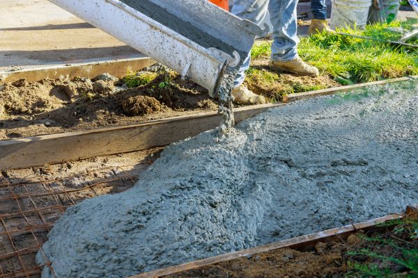 Driveway Concrete Pouring in Huntington Beach